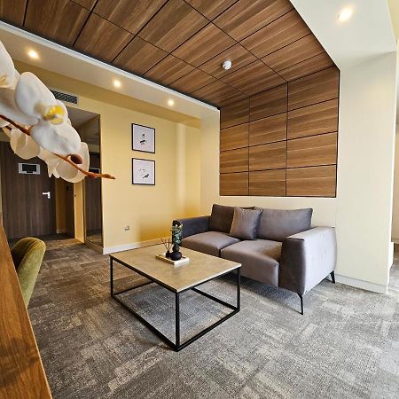 Hotel Etna Gracanica  Eksteriør billede