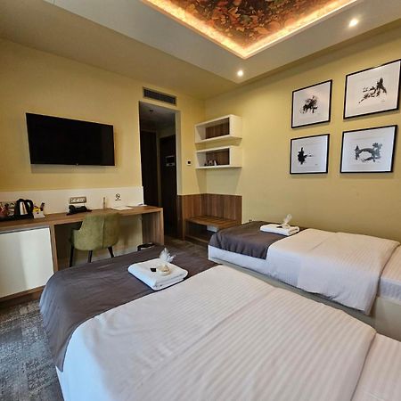 Hotel Etna Gracanica  Eksteriør billede