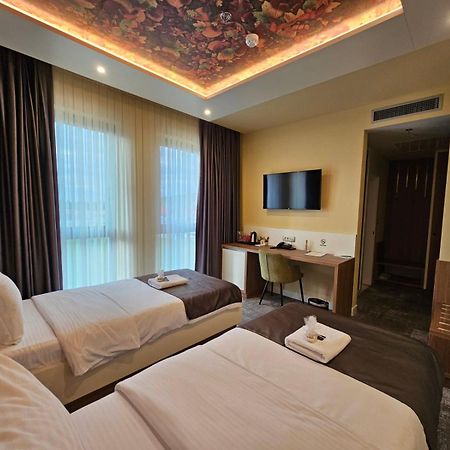 Hotel Etna Gracanica  Eksteriør billede