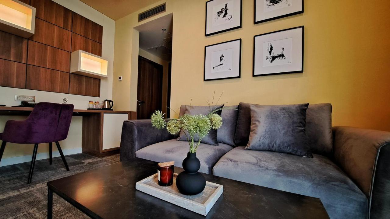 Hotel Etna Gracanica  Eksteriør billede