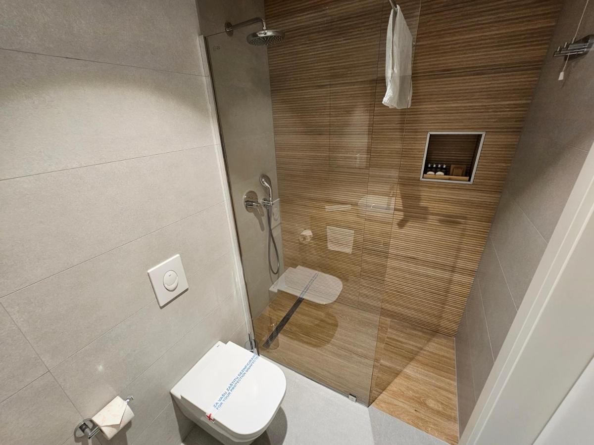 Hotel Etna Gracanica  Eksteriør billede