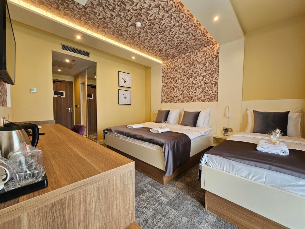 Hotel Etna Gracanica  Eksteriør billede
