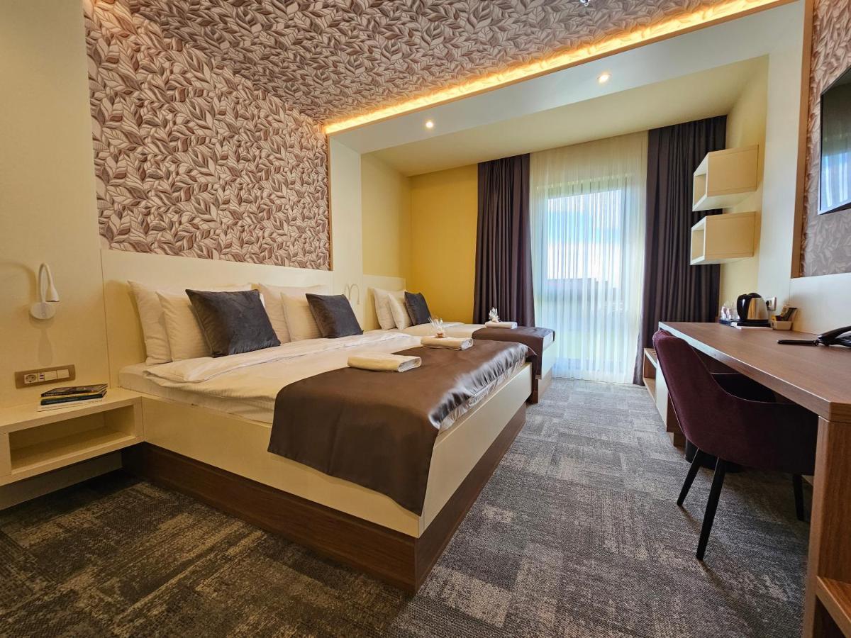 Hotel Etna Gracanica  Eksteriør billede