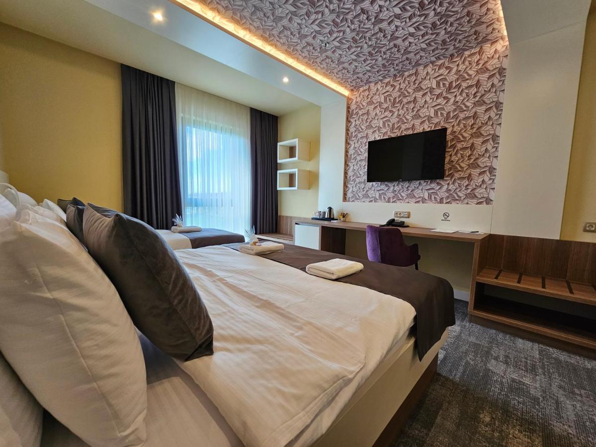 Hotel Etna Gracanica  Eksteriør billede