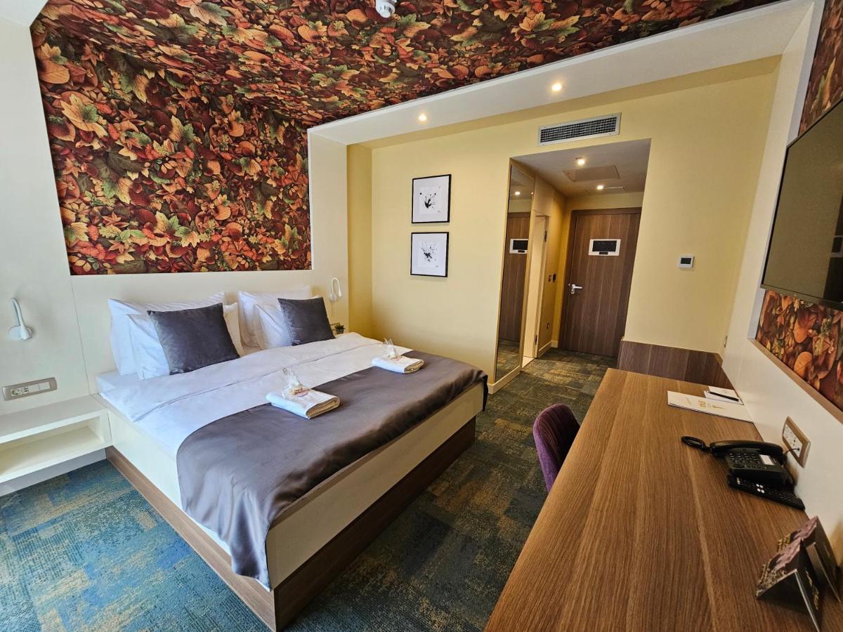 Hotel Etna Gracanica  Eksteriør billede