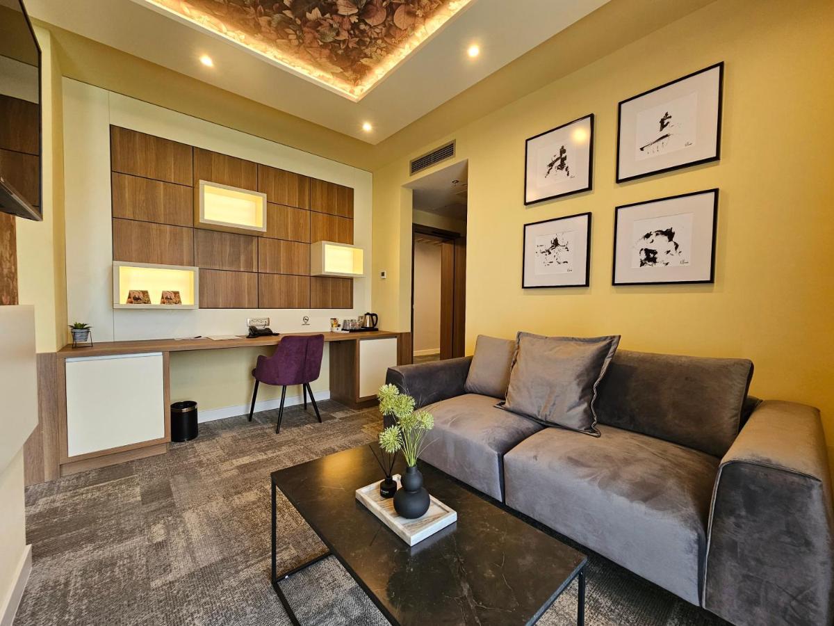 Hotel Etna Gracanica  Eksteriør billede