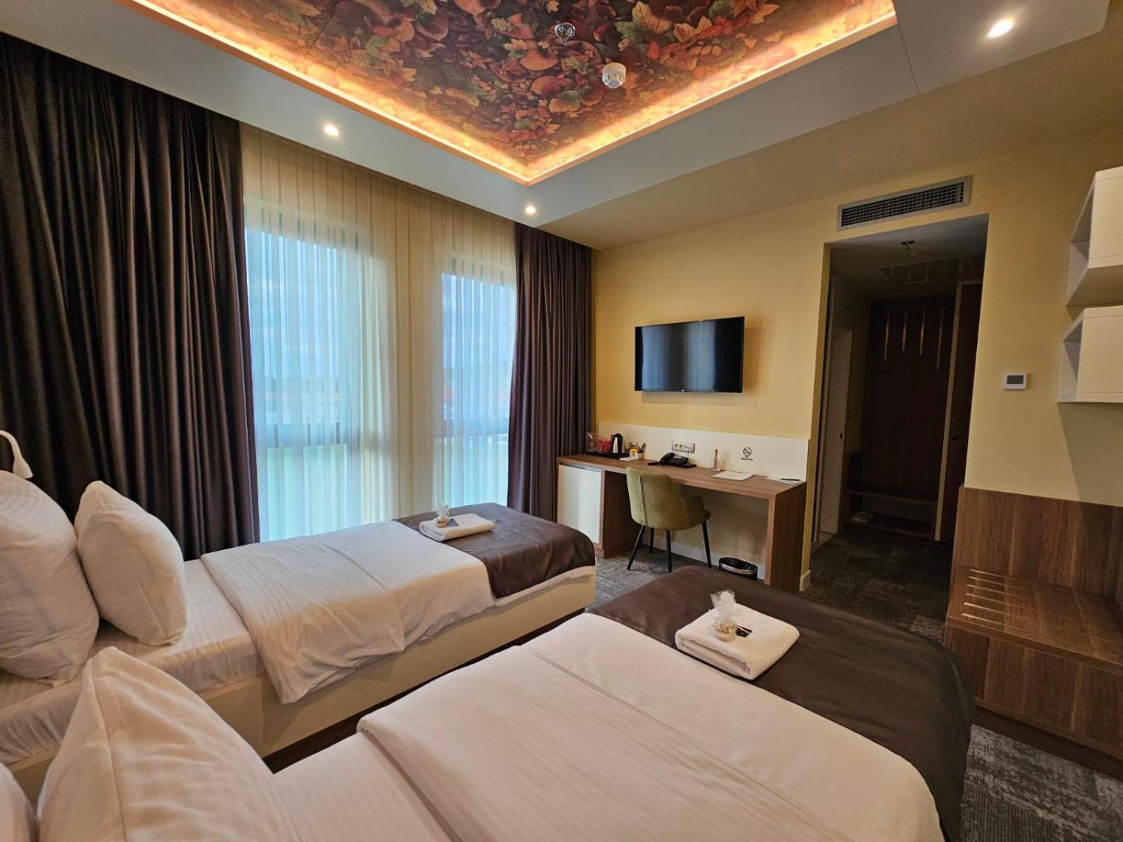Hotel Etna Gracanica  Eksteriør billede