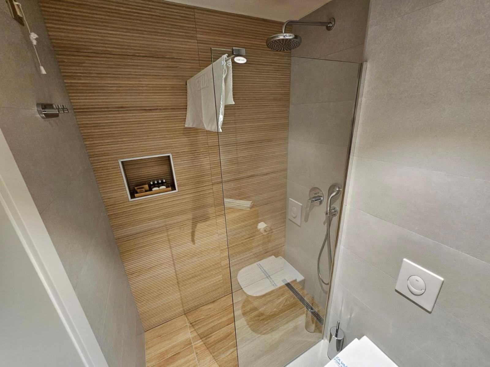 Hotel Etna Gracanica  Eksteriør billede