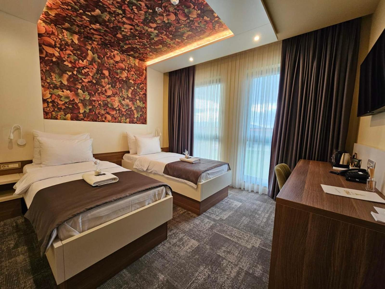 Hotel Etna Gracanica  Eksteriør billede